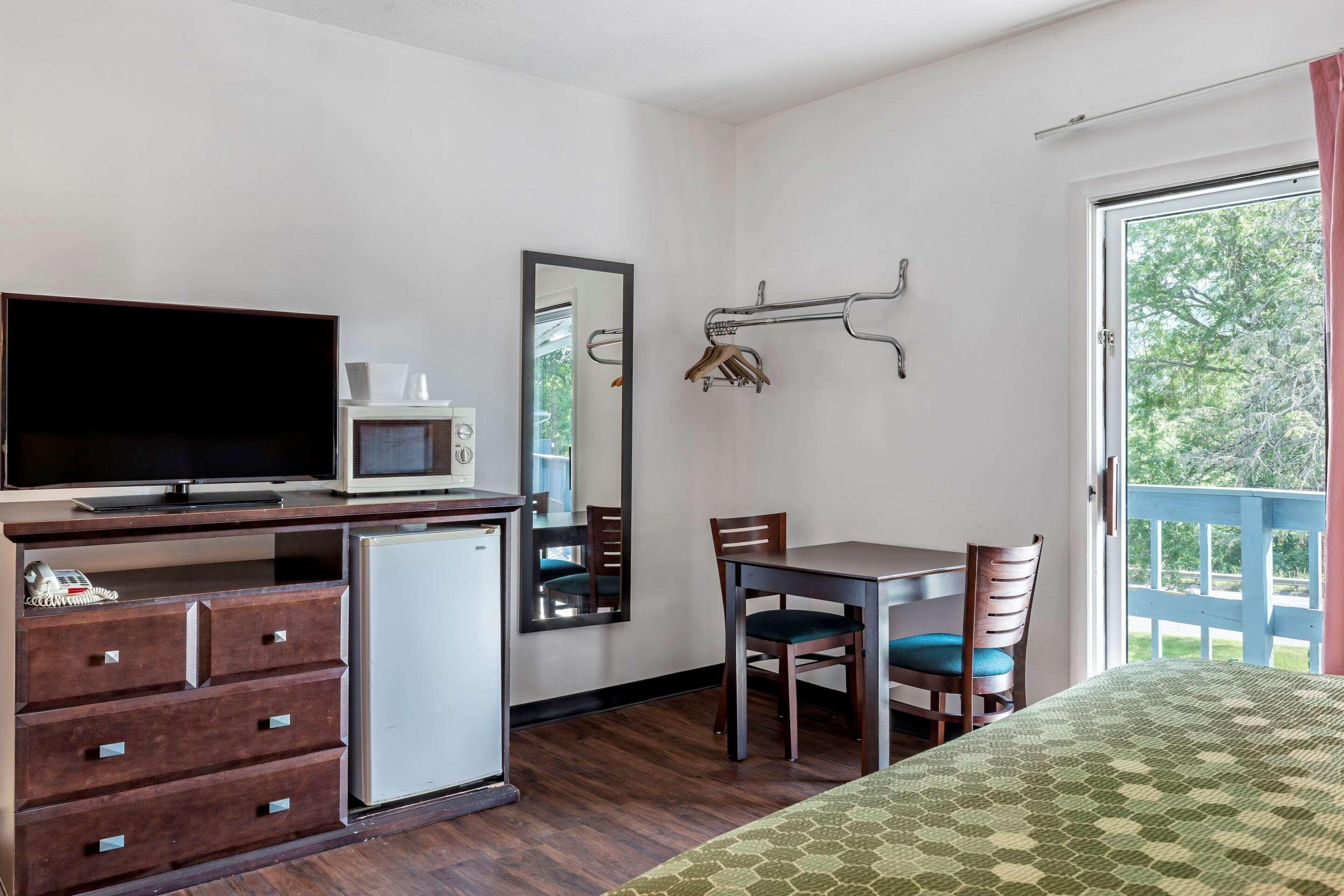 Econo Lodge Lee - Great Barrington Dış mekan fotoğraf
