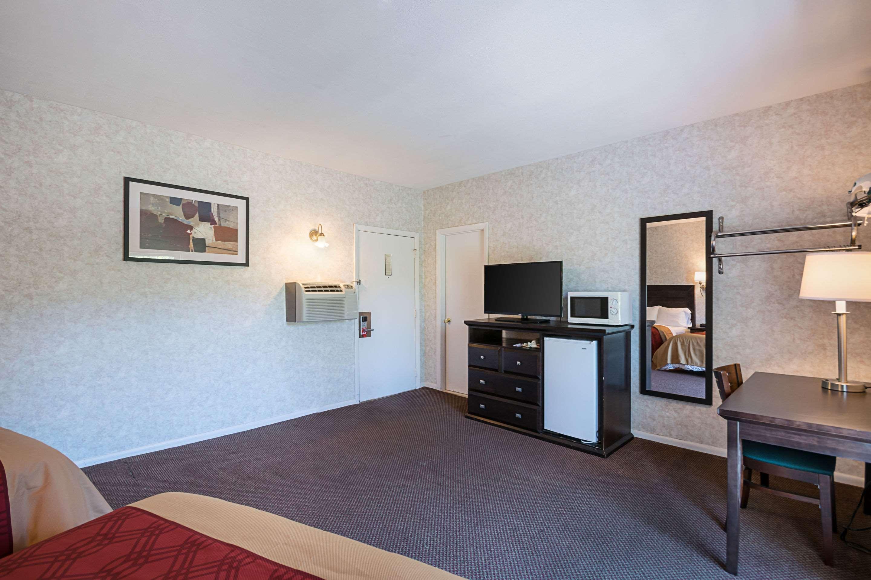 Econo Lodge Lee - Great Barrington Dış mekan fotoğraf