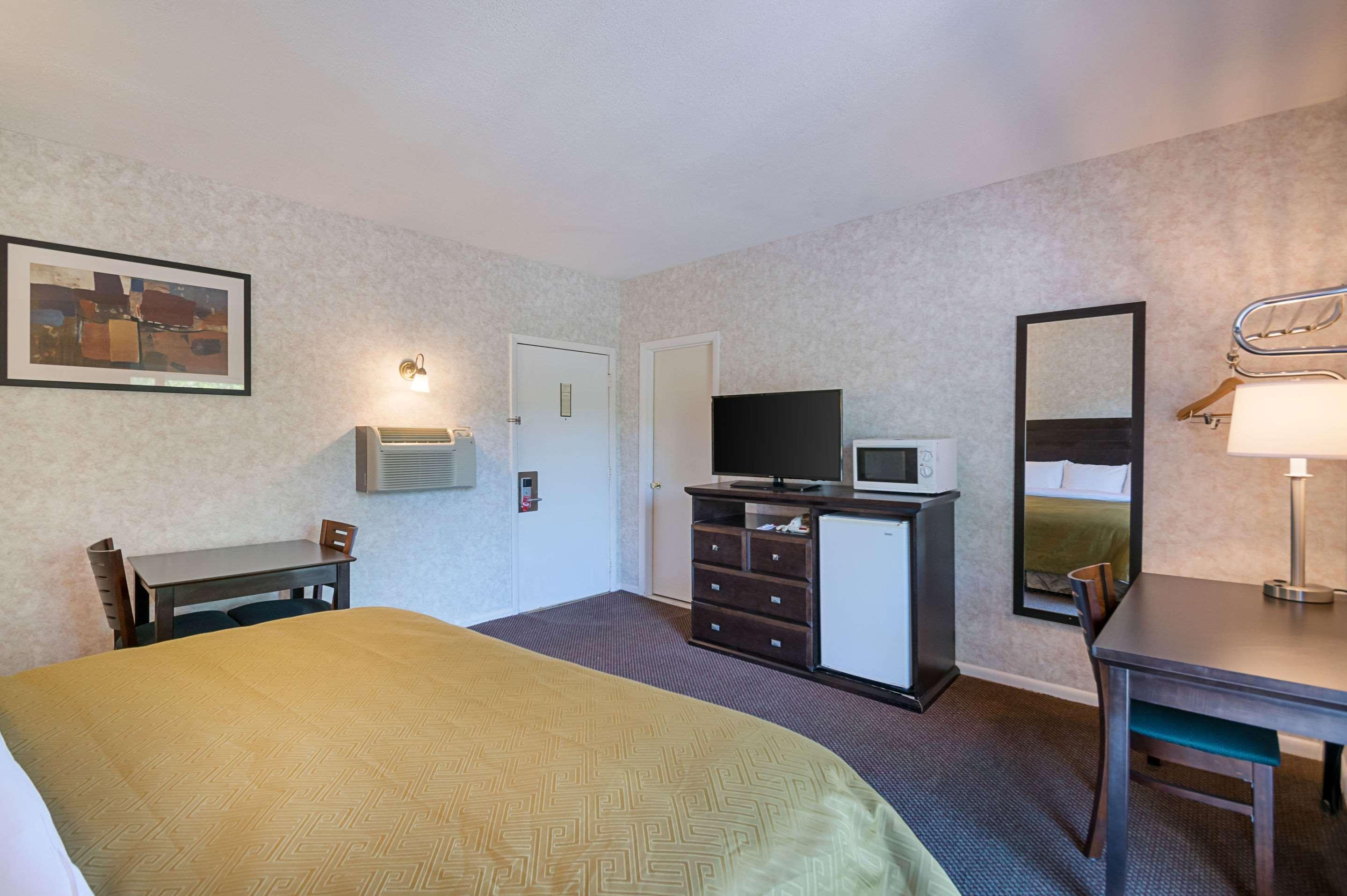 Econo Lodge Lee - Great Barrington Dış mekan fotoğraf