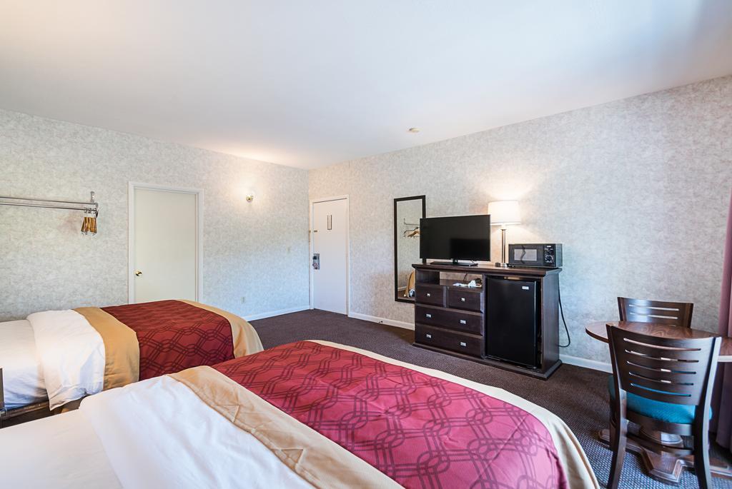 Econo Lodge Lee - Great Barrington Dış mekan fotoğraf