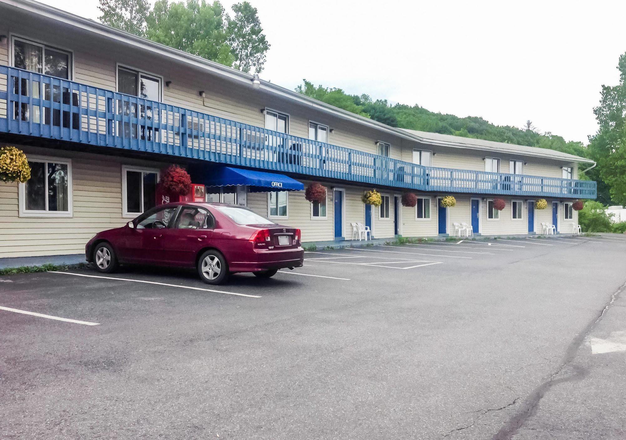Econo Lodge Lee - Great Barrington Dış mekan fotoğraf